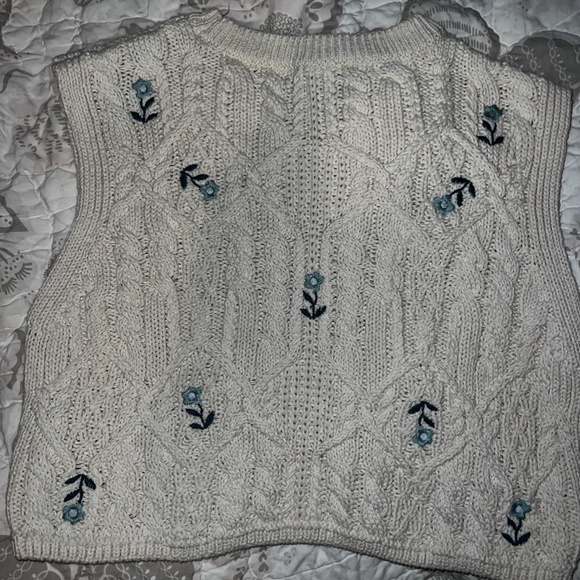 ZARA VEST - Picture 2 of 2